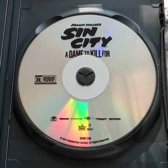 SIN CITY A DAME TO KILL FOR - Picture 3 of 3